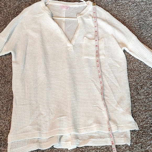 Pink Lily White Pullover Sweater Size Small - Picture 4 of 9